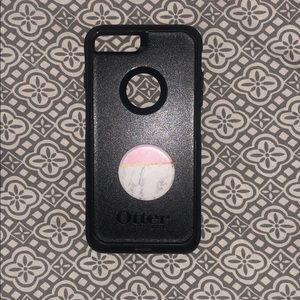 Otterbox with pop socket